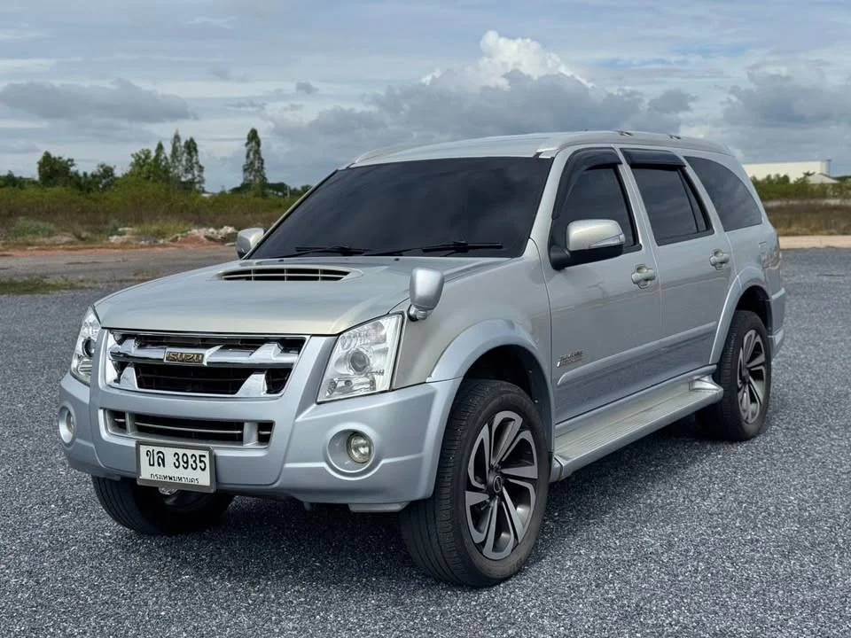 2007 Isuzu MU-7 2