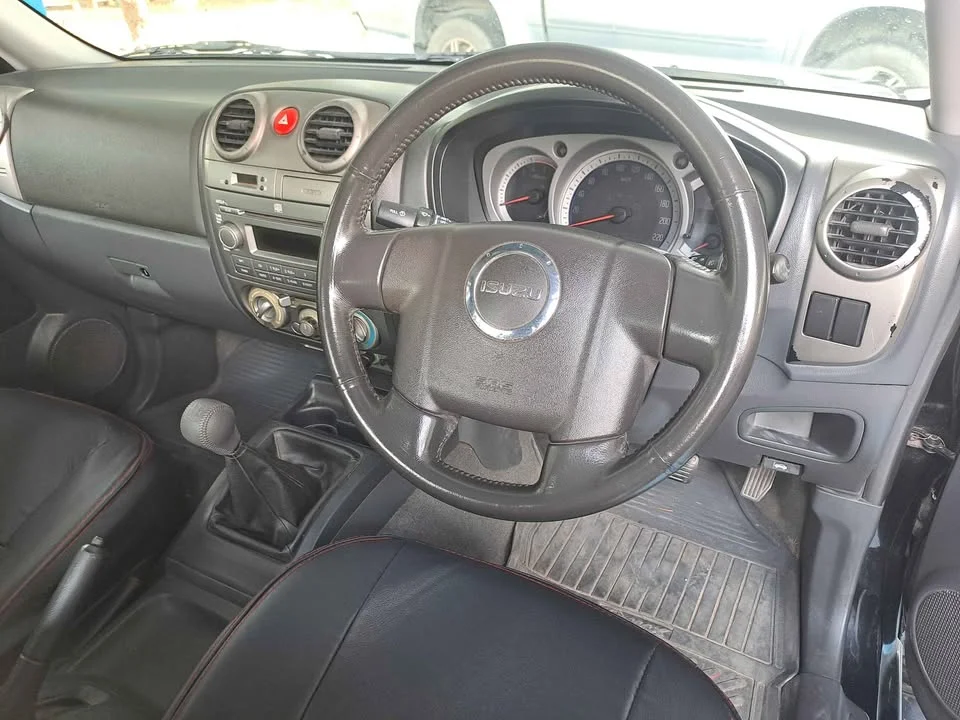 2010 Isuzu D-Max I 3
