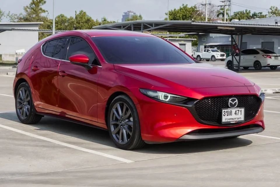 2019 Mazda 3 IV 3