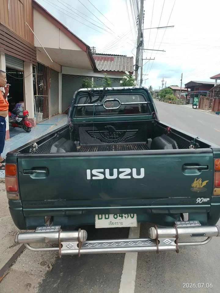 2006 Isuzu TFR III 2