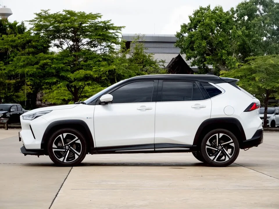 2023 Toyota Yaris Cross AC200 3