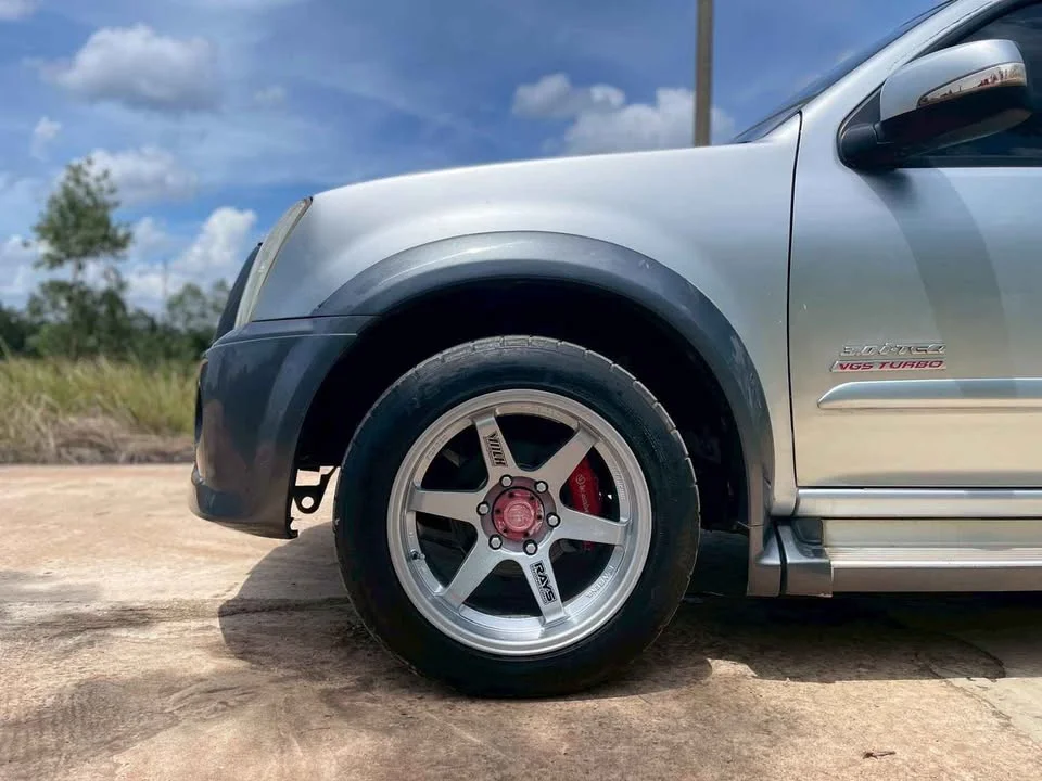 2006 Isuzu MU-7 2