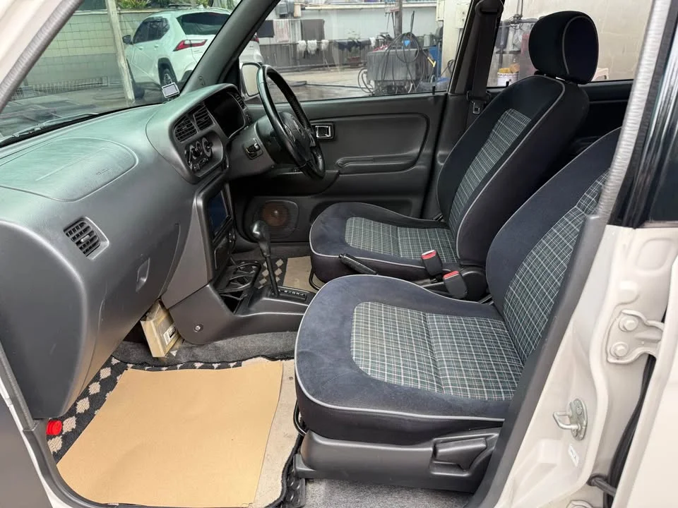 2002 Daihatsu Mira Gino L700 2