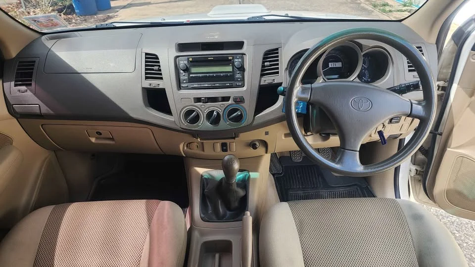 2010 Toyota Hilux VII 2