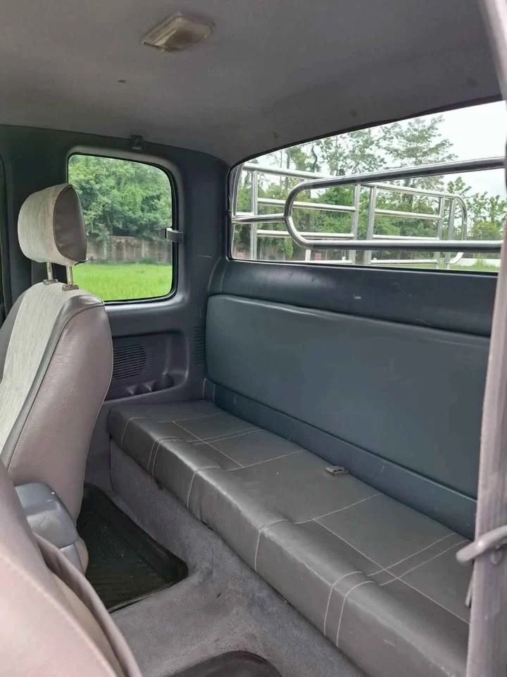 2001 Toyota Hilux Tiger VI 2