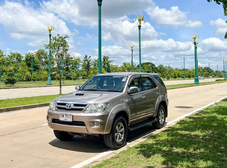 2005 Toyota Fortuner I 2