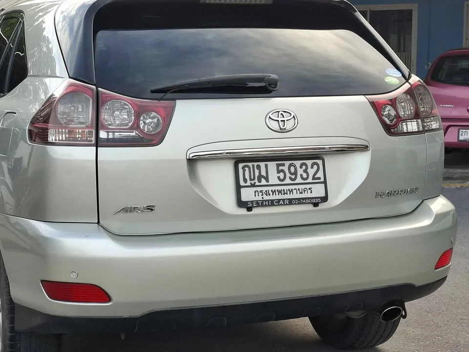2003 Toyota Harrier II 3