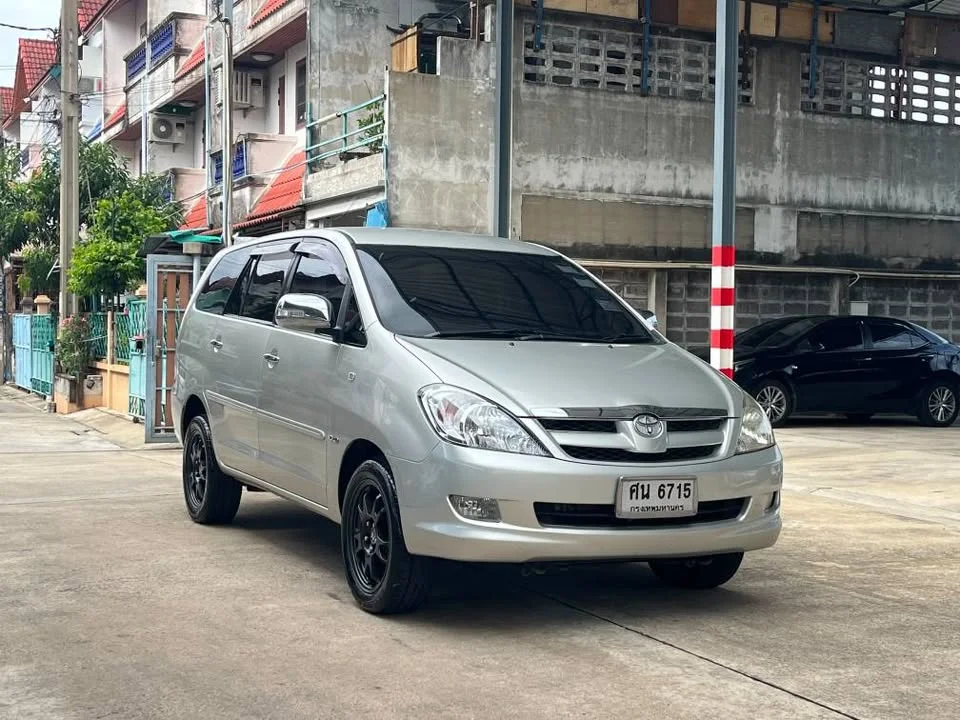 2005 Toyota Innova I 2