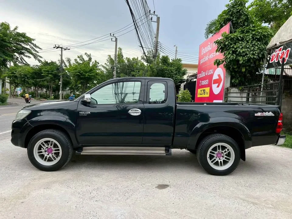 2012 Toyota Hilux VII 2