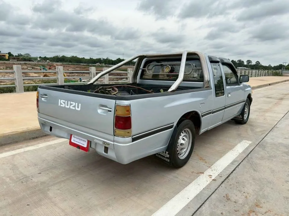 1992 Isuzu TFR III 3