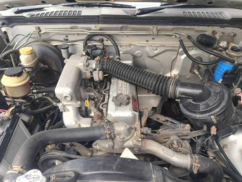 2005 Nissan Frontier I 3