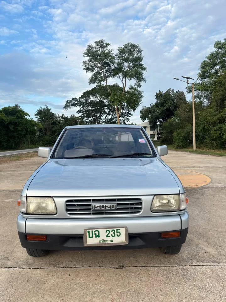 1996 Isuzu TFR III 3
