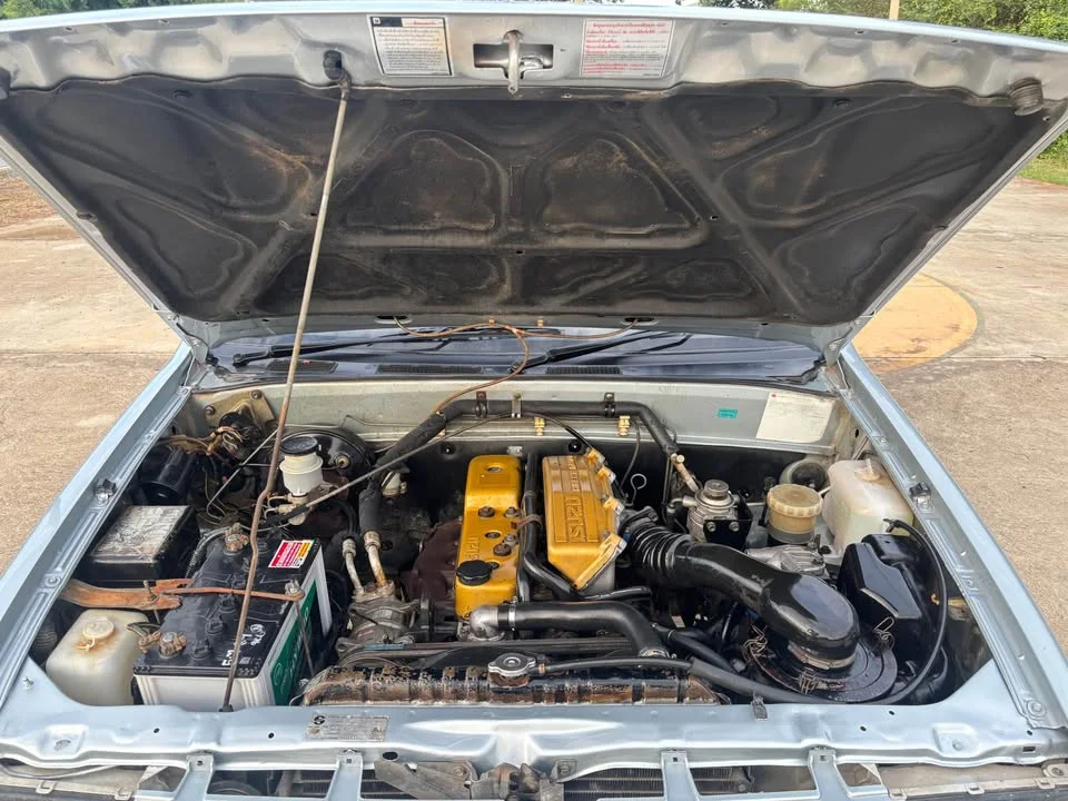 1996 Isuzu TFR III 2