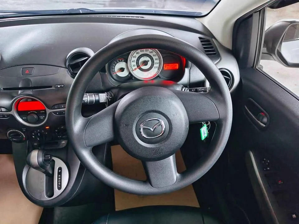 2012 Mazda 2 II 3