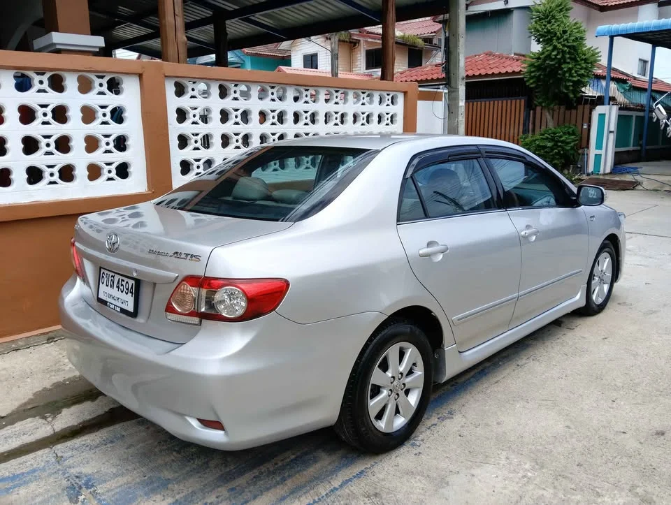 2012 Toyota Corolla Altis X (E140) 3
