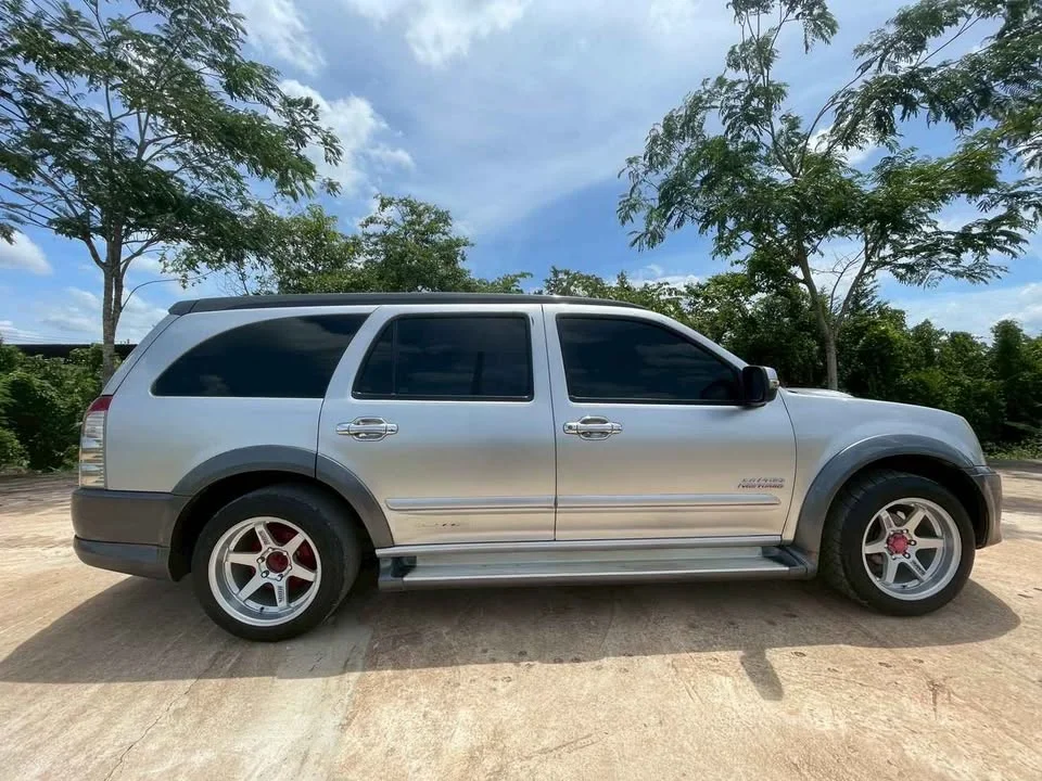 2006 Isuzu MU-7 3