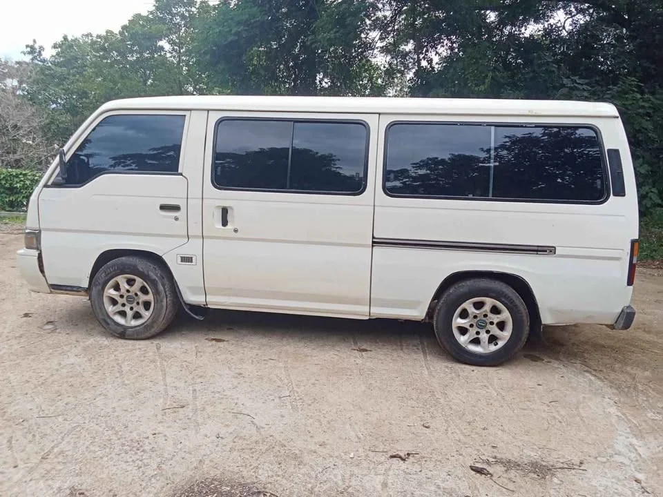 1998 Nissan Urvan IV (E24) 3