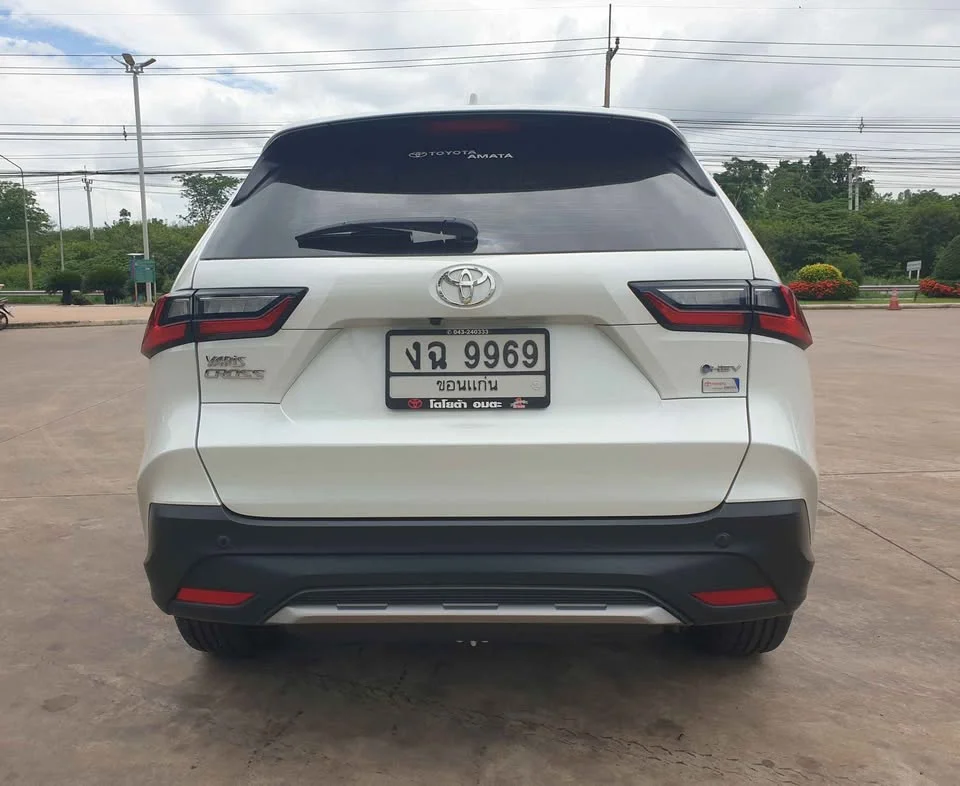 2024 Toyota Yaris Cross AC200 3