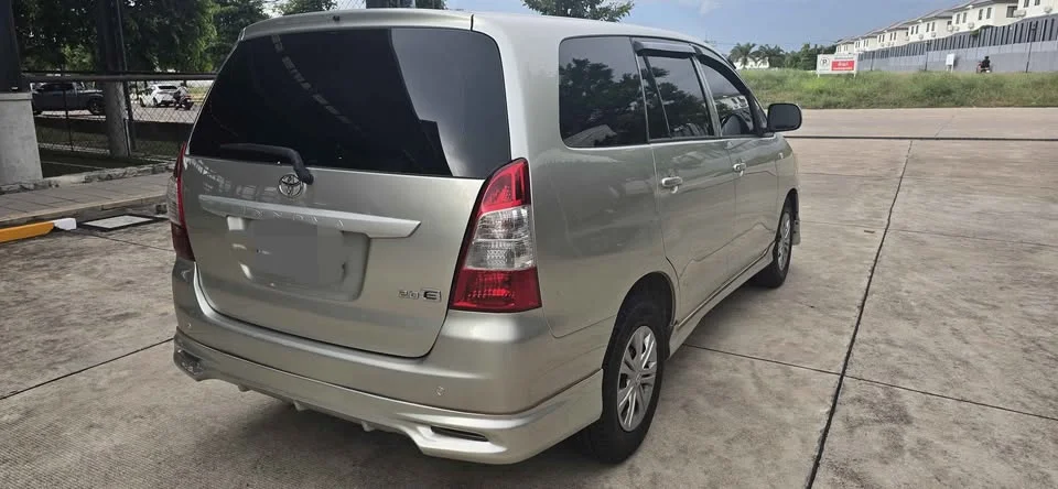 2012 Toyota Innova I 2