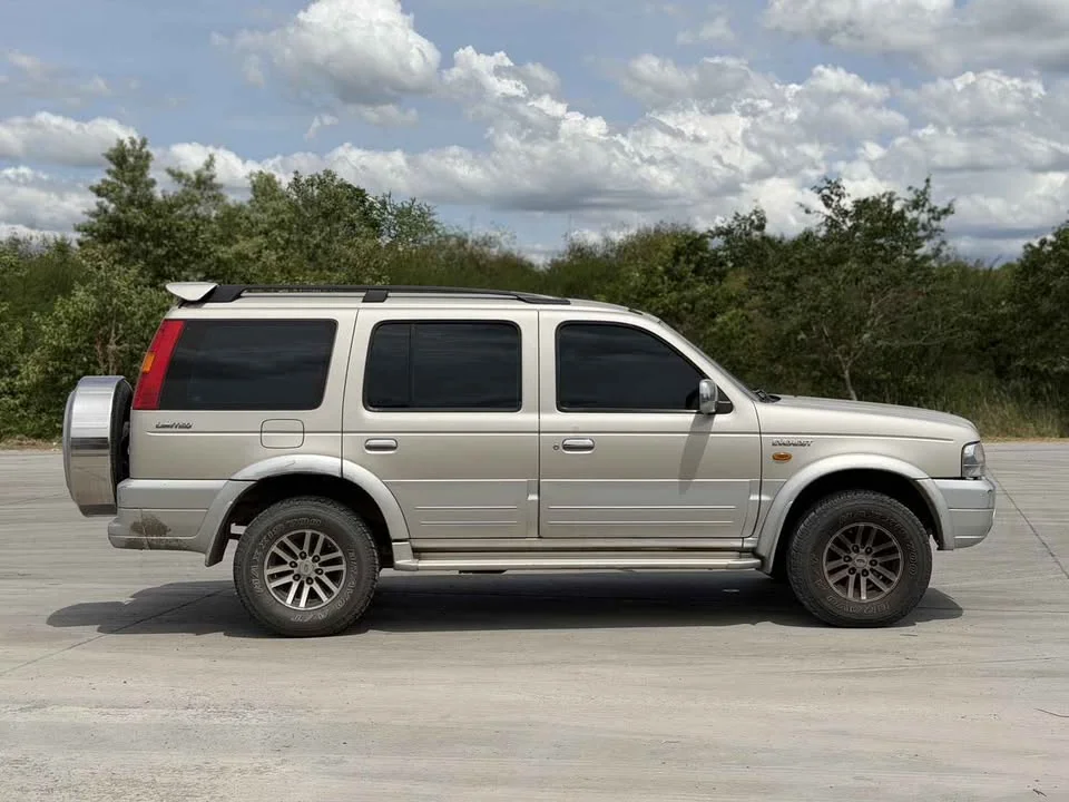 2005 Ford Everest I 3