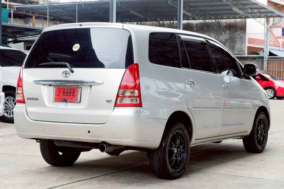 2005 Toyota Innova I 2