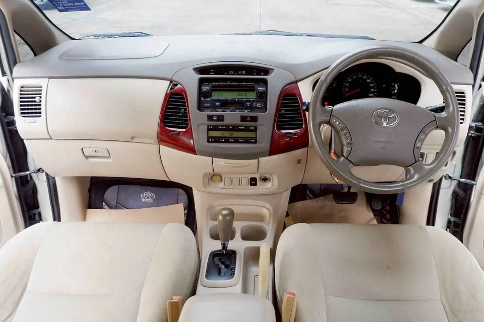 2005 Toyota Innova I 3