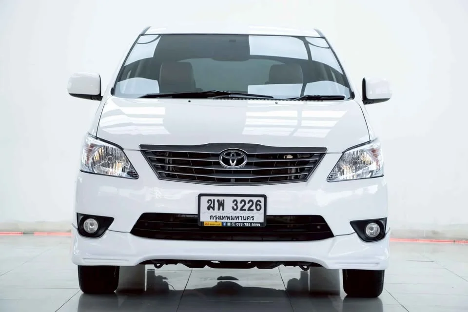 2012 Toyota Innova I 2