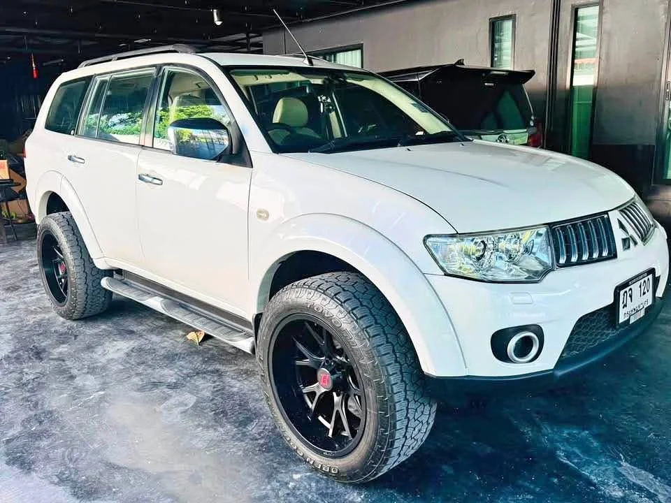 2011 Mitsubishi Pajero Sport II 3