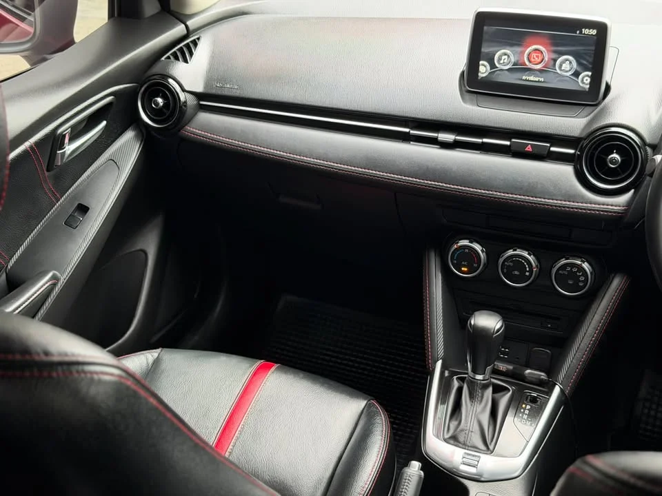 2016 Mazda 2 III 2
