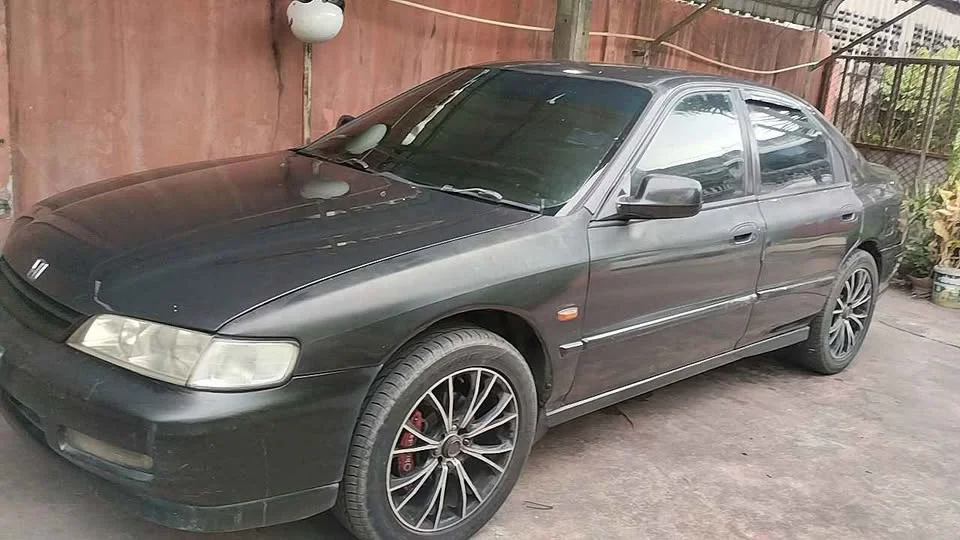 1995 Honda Accord V 2