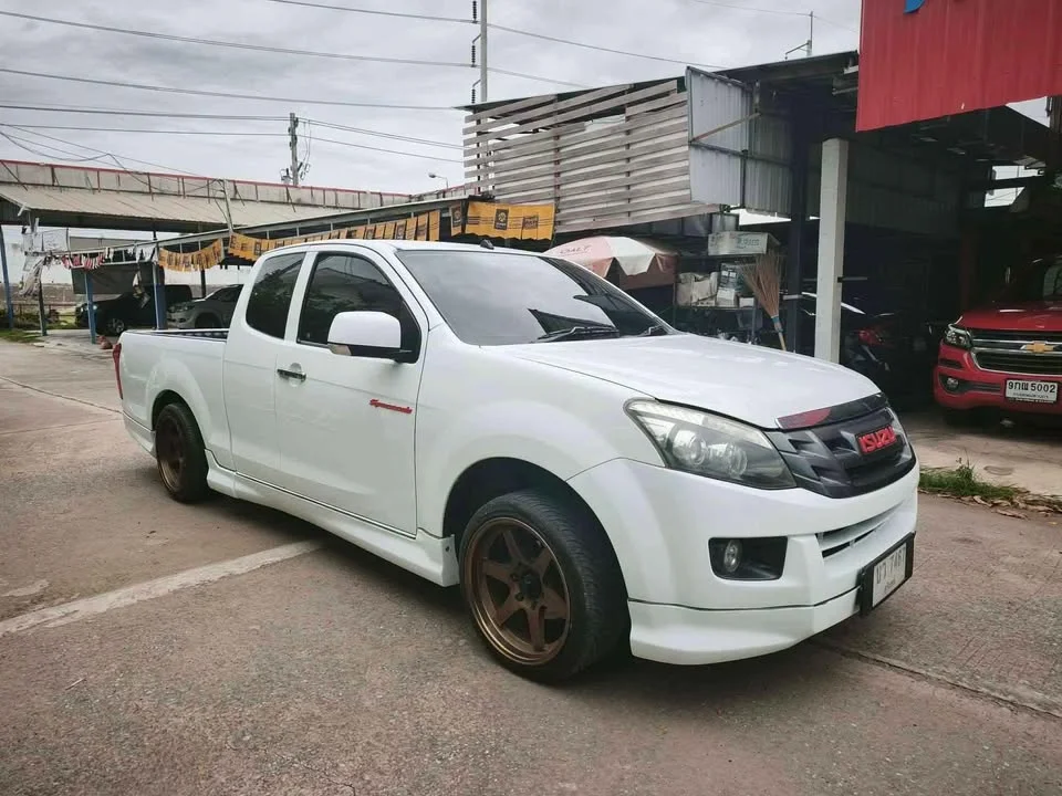 2013 Isuzu D-Max II (RT) 3