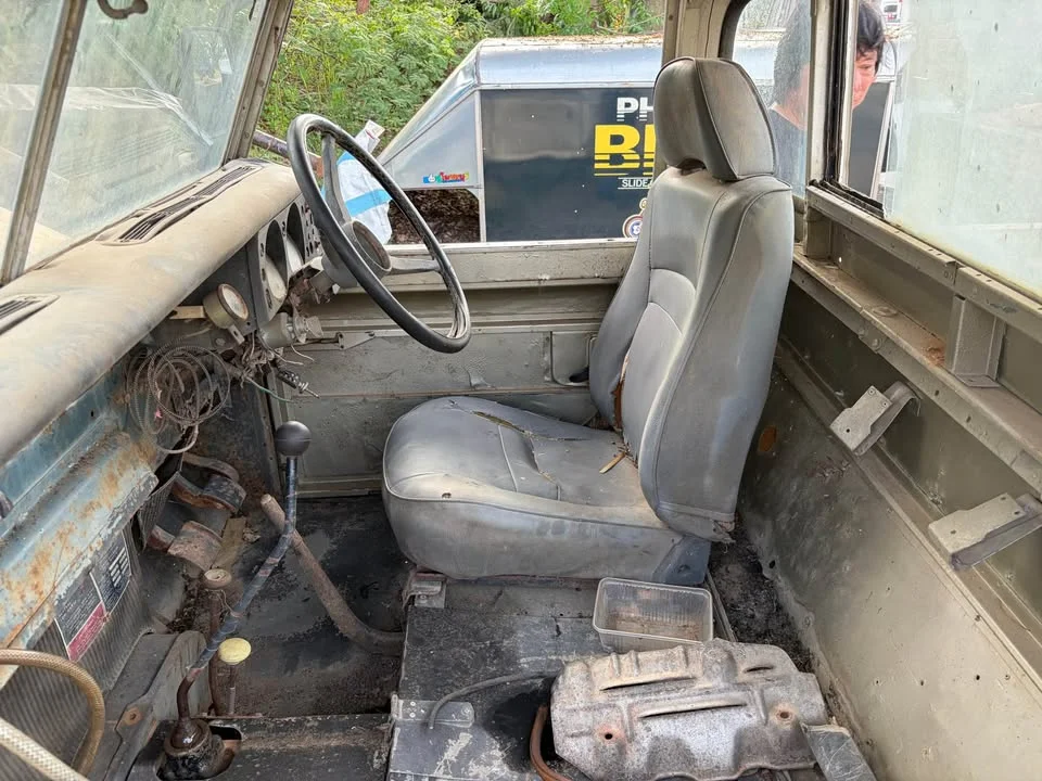 1975 Land Rover Defender 90 2