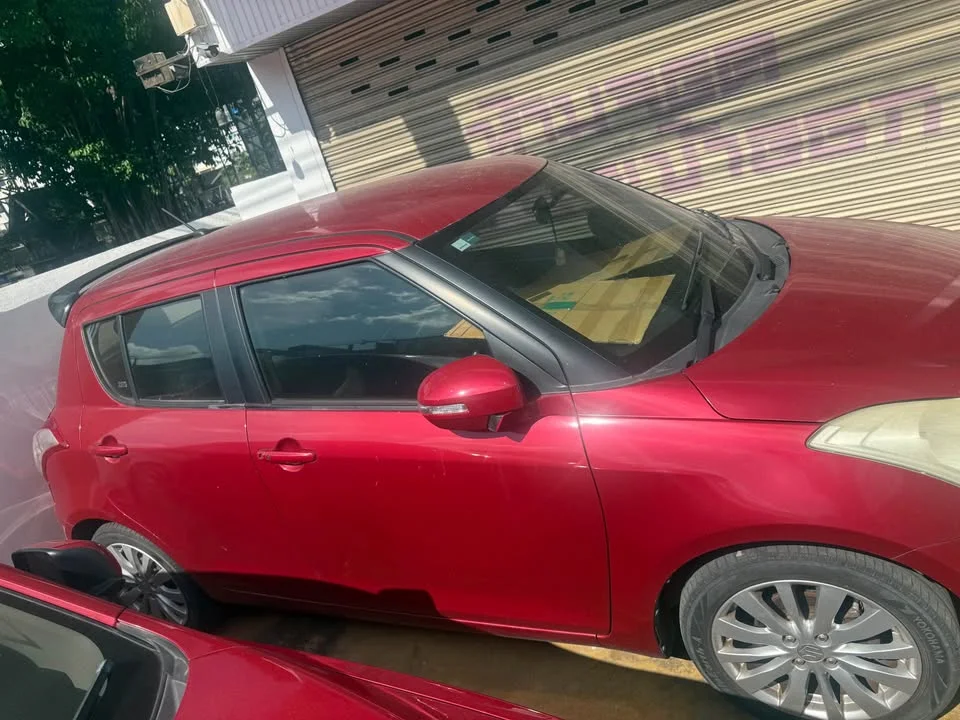 2012 Suzuki Swift II 3