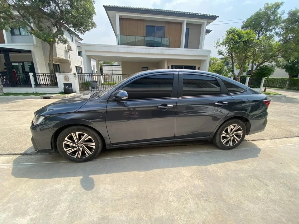 2024 Toyota Yaris ATIV IV 3