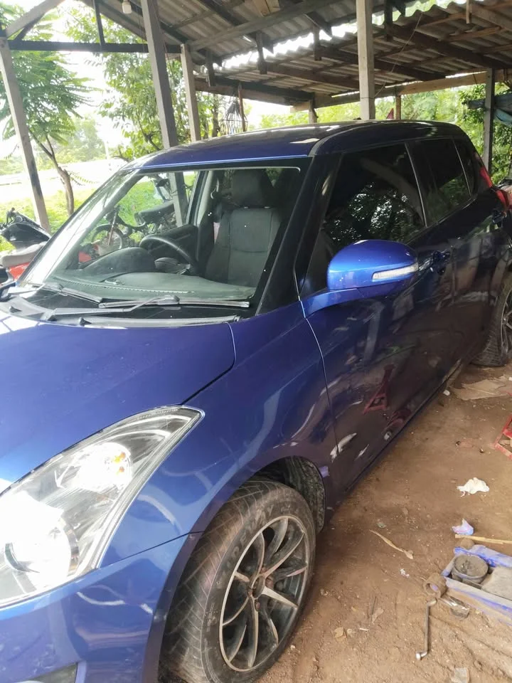 2013 Suzuki Swift II 3