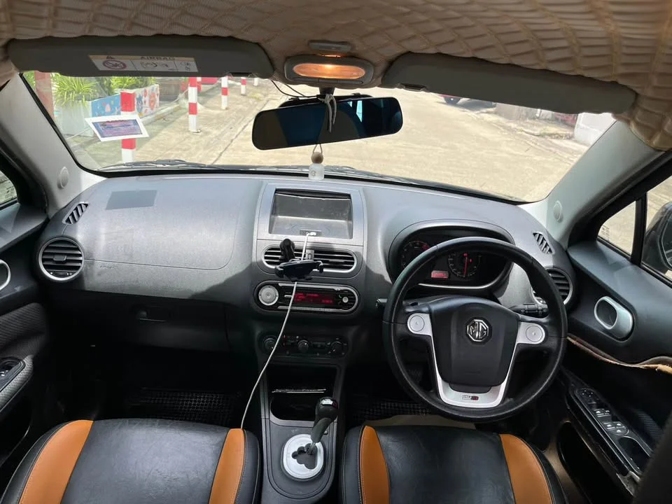 2015 MG 3 II 3