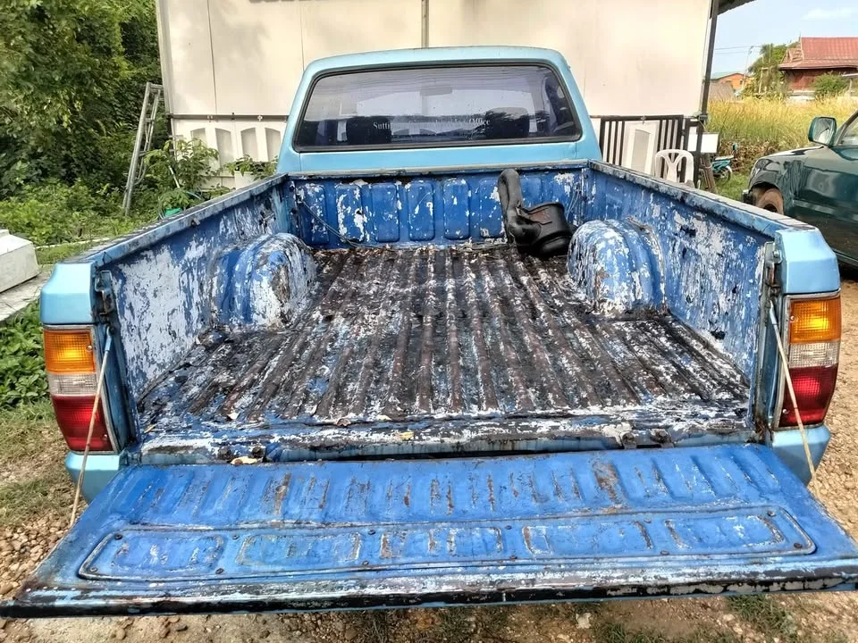 1995 Mitsubishi Triton II 3