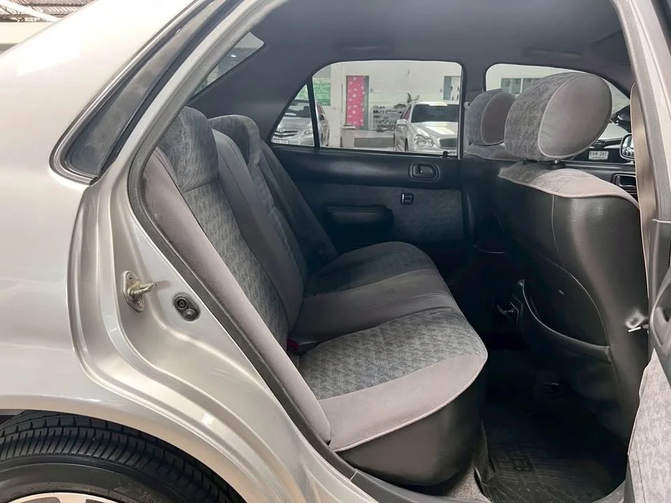 2002 Toyota Corolla Altis VIII (E110) 3