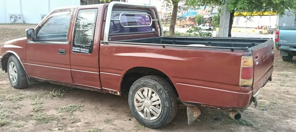 1993 Isuzu TFR III 2