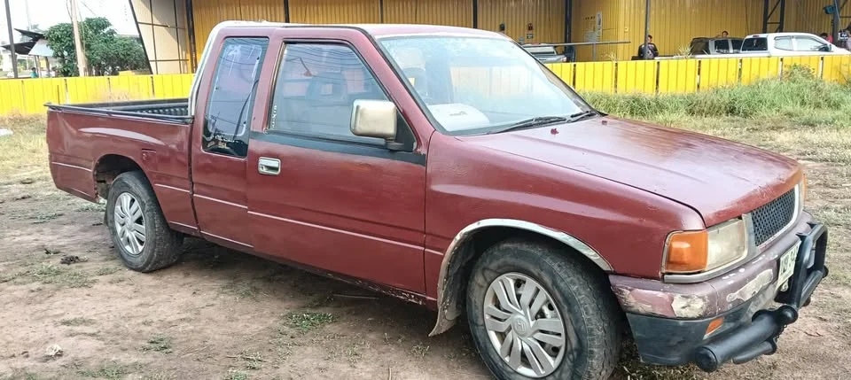 1993 Isuzu TFR III 3
