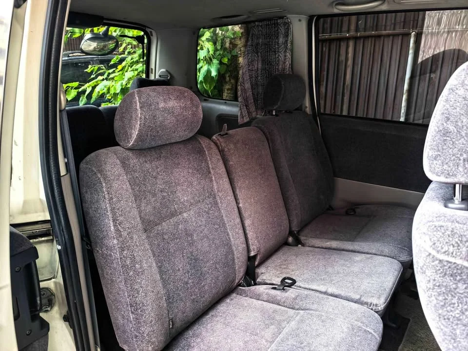 2004 Toyota Voxy I 3