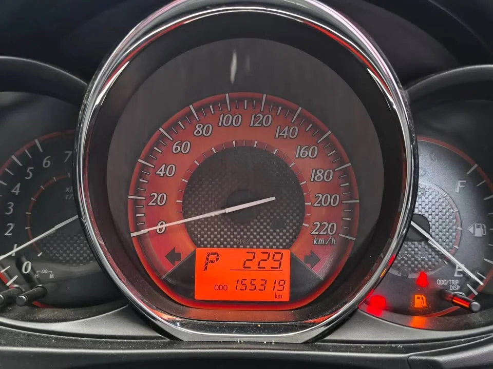 2015 Toyota Yaris III 2
