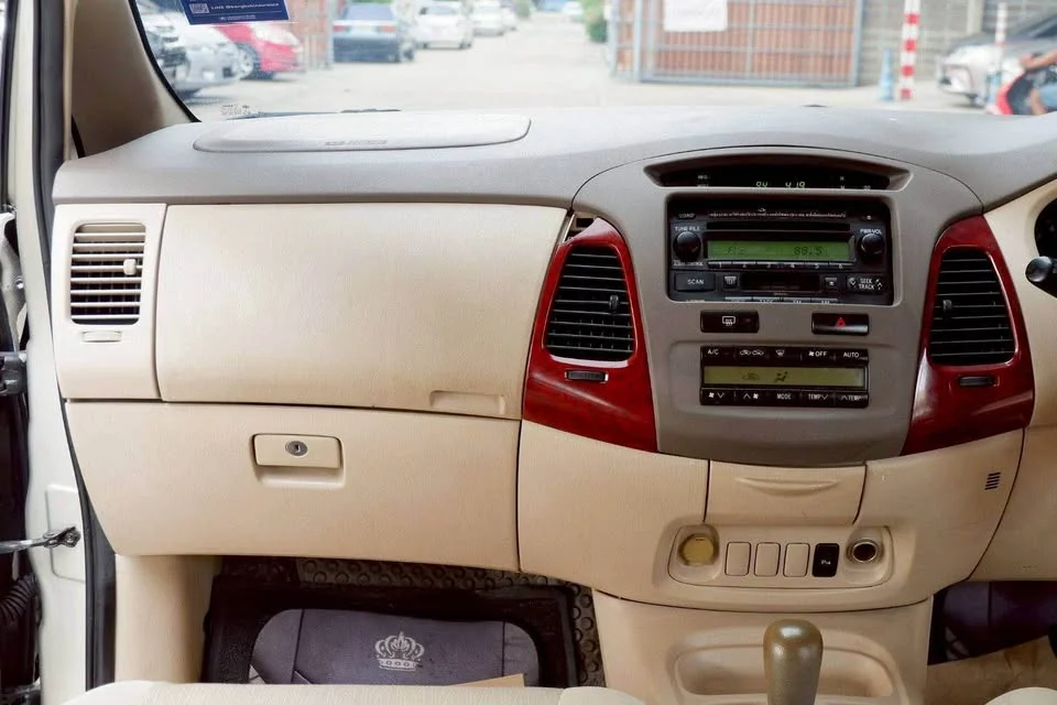 2005 Toyota Innova I 3
