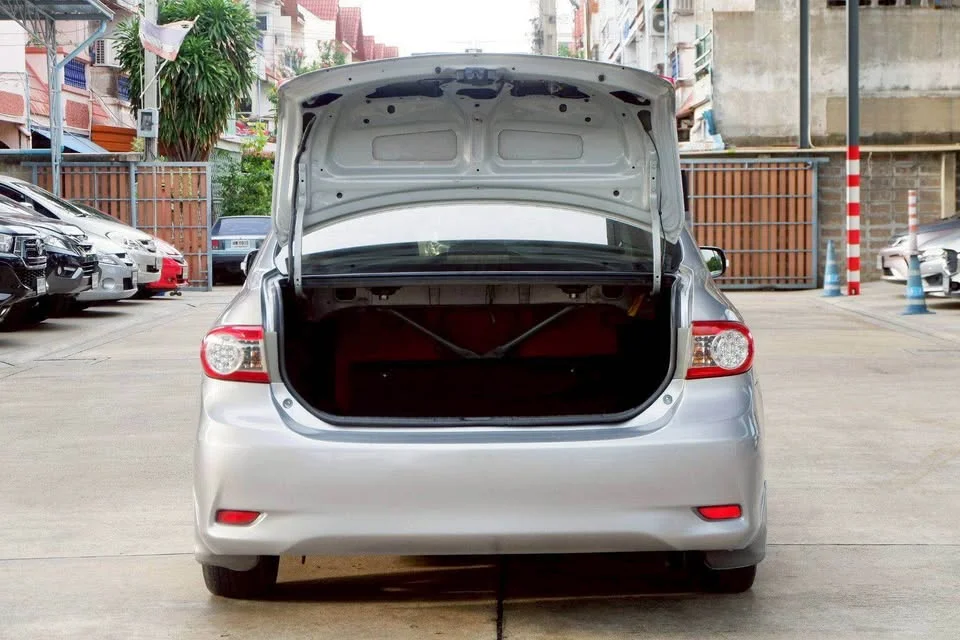 2013 Toyota Corolla Altis X (E140) 3