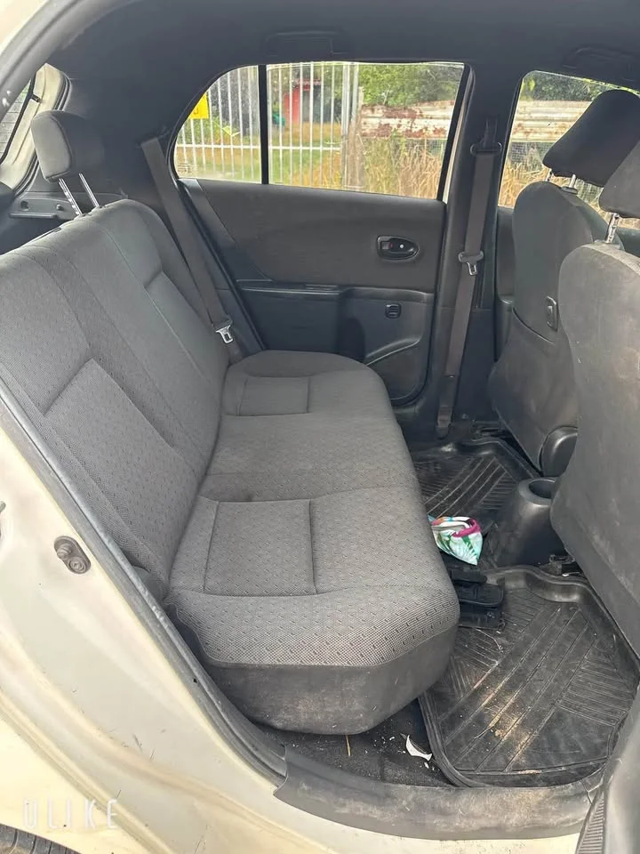 2012 Toyota Yaris II 2