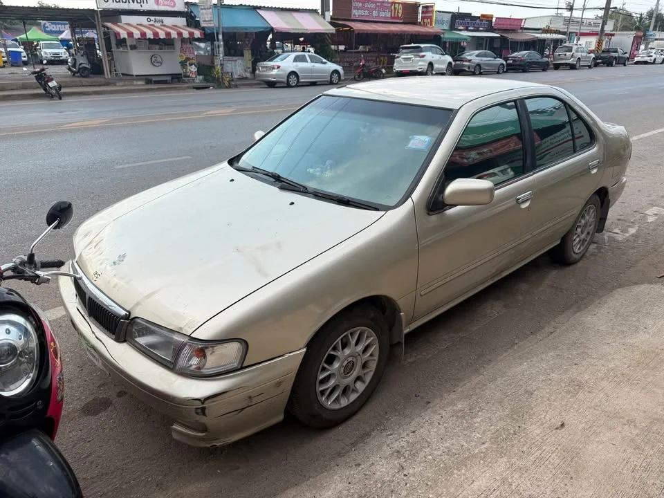 2002 Nissan Sunny IV 3