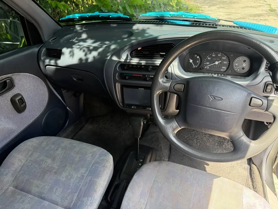2010 Daihatsu Mira L500 2