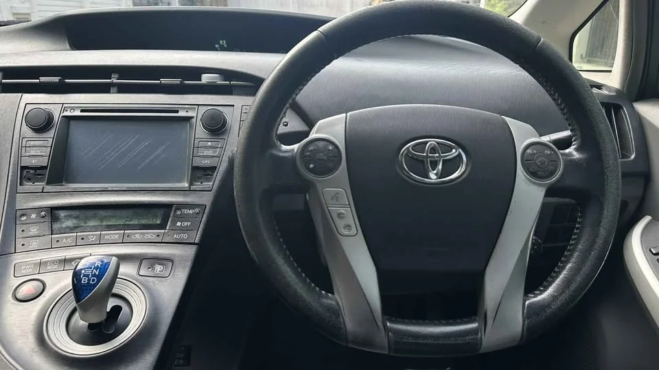 2011 Toyota Prius III 3