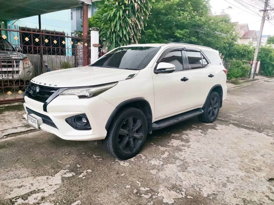 2017 Toyota Fortuner II 2