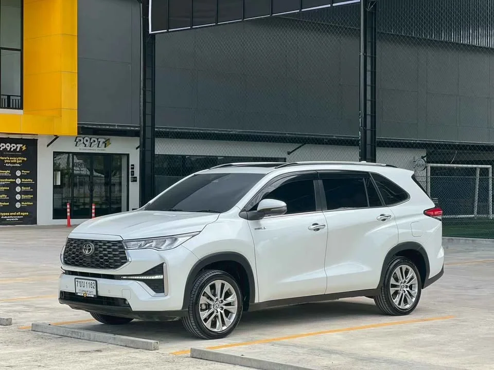 2023 Toyota Innova III 3
